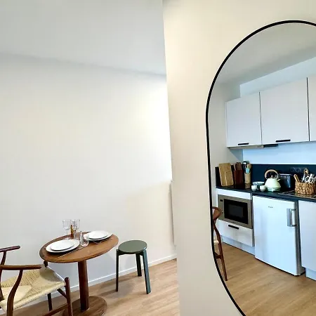 We Live Sharies A405 Reims