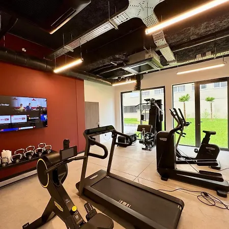 We Live Sharies A405 * Reims