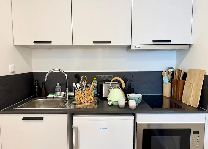 We Live Sharies A405 Reims