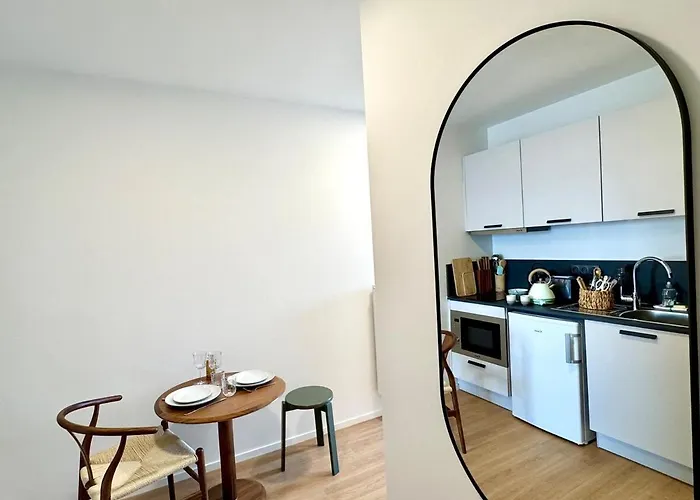 We Live Sharies A405 Reims