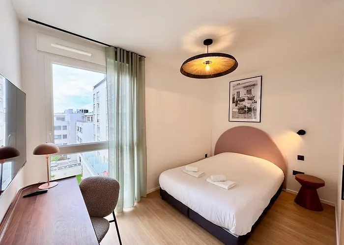 We Live Sharies A405 Apartment